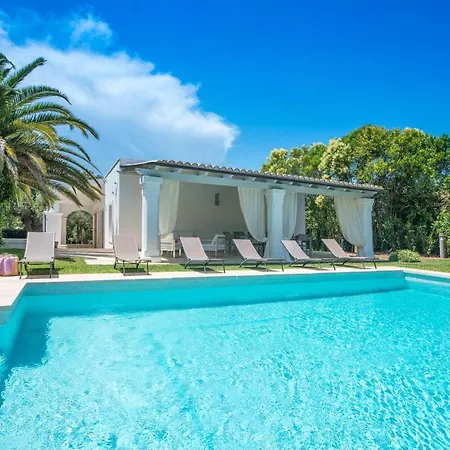 Helloapulia - Trullo Bianco * Monopoli