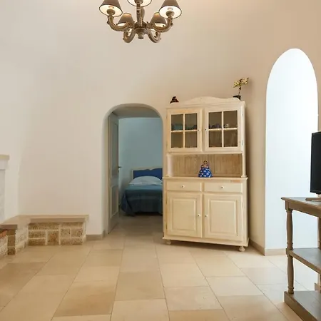 Helloapulia - Trullo Bianco Villa Monopoli